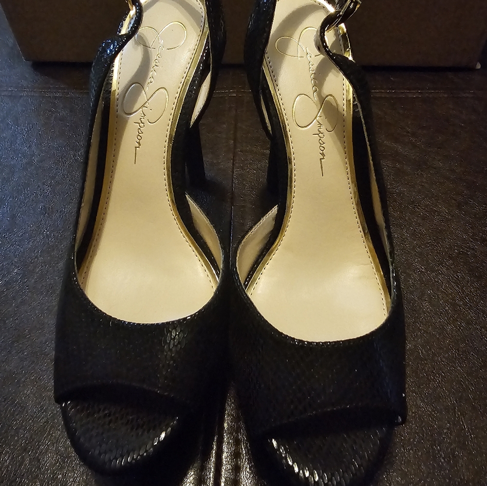 Jessica Simpson platform sandal size 6.5
